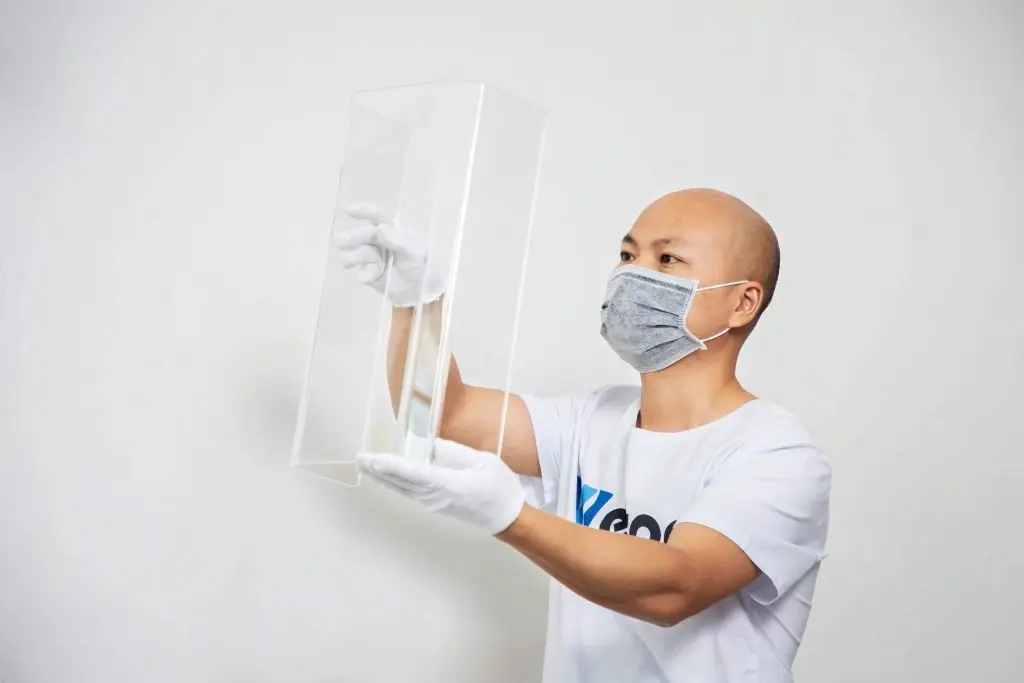 how to custom acrylic box - check quality