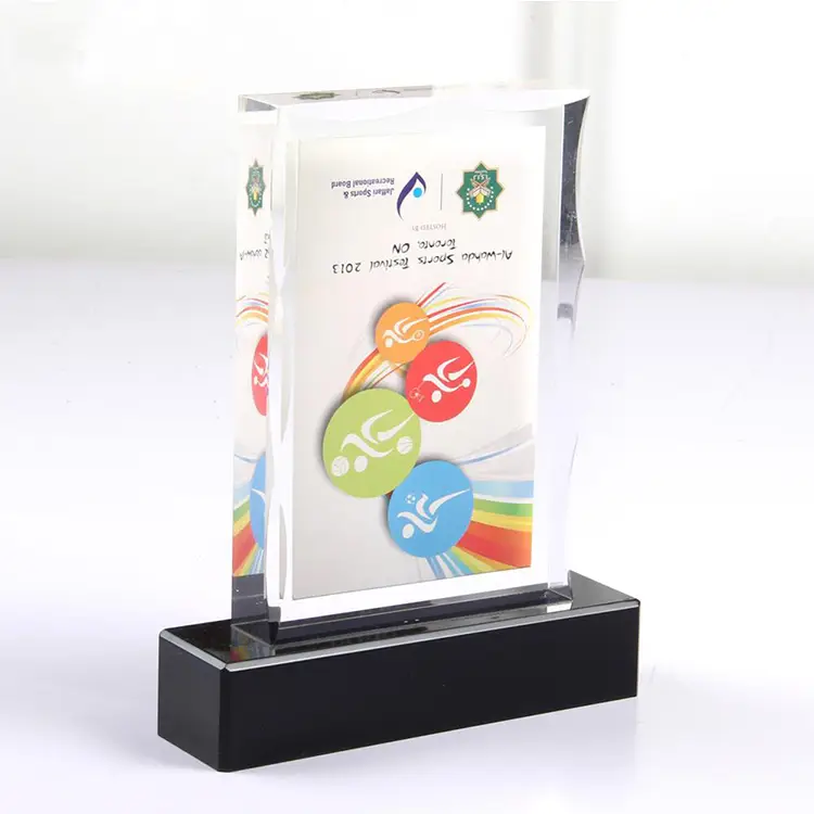 custom-acrylic-trophy